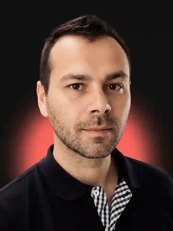 Portrait de Jonathan Lescure, fondateur de Ma Vitrine En Ligne